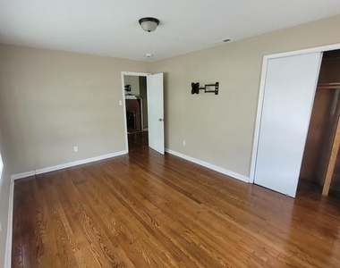409 Phelps Avenue - Photo Thumbnail 1