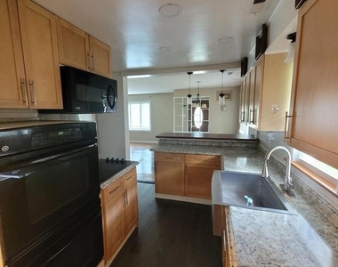 409 Phelps Avenue - Photo Thumbnail 19