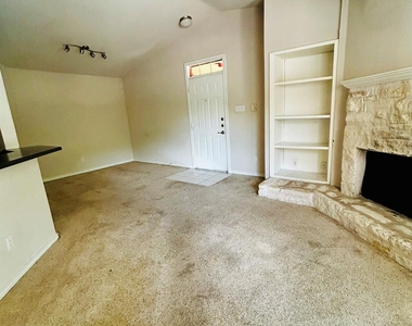 6804 N Capital Of Texas Highway - Photo Thumbnail 3