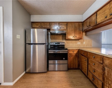8106 Dunn St St - Photo Thumbnail 10