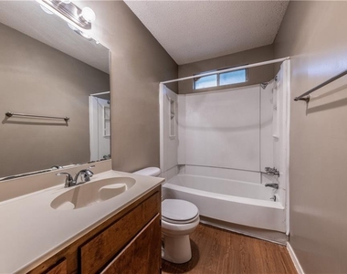 8106 Dunn St St - Photo Thumbnail 17