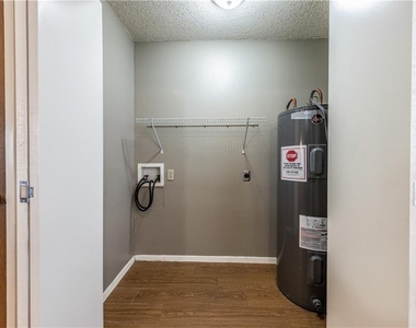 8106 Dunn St St - Photo Thumbnail 11