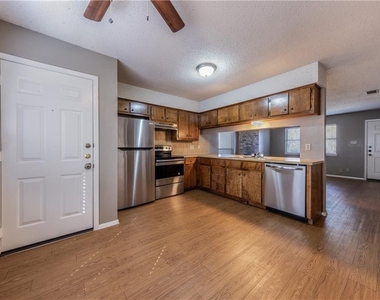 8106 Dunn St St - Photo Thumbnail 7