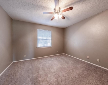 8106 Dunn St St - Photo Thumbnail 18