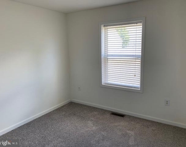 107 Mermaid Lane - Photo Thumbnail 3