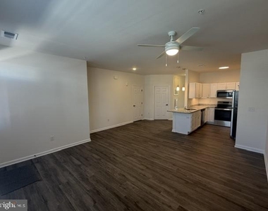 2102 Emden Lane - Photo Thumbnail 4