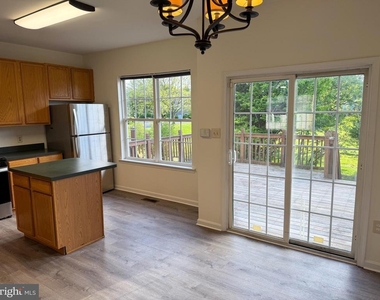 99 Highland Circle - Photo Thumbnail 8