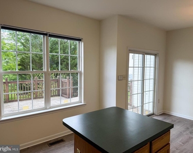 99 Highland Circle - Photo Thumbnail 6