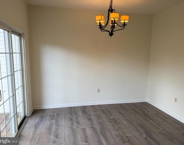 99 Highland Circle - Photo Thumbnail 7
