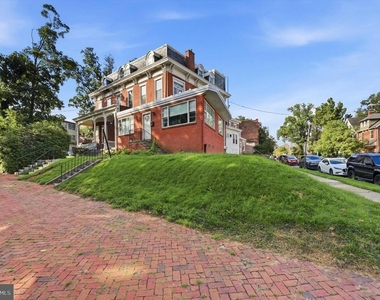 1412 Delaware Avenue - Photo Thumbnail 14