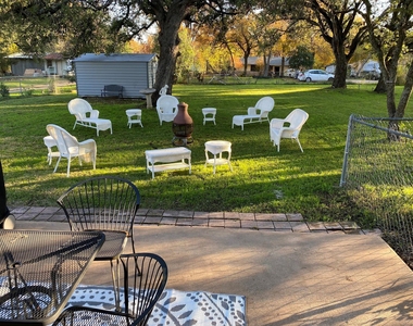 1305 E Main St - Photo Thumbnail 16