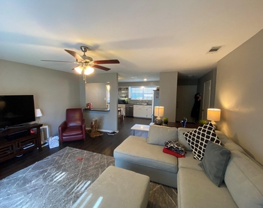1305 E Main St - Photo Thumbnail 5