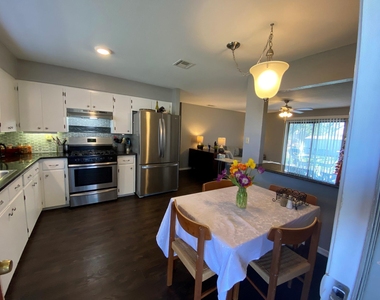 1305 E Main St - Photo Thumbnail 1
