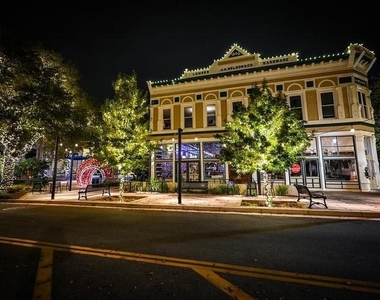 1305 E Main St - Photo Thumbnail 20