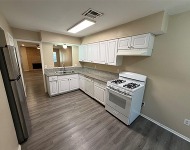 6904 Millrace Dr - Photo Thumbnail 4
