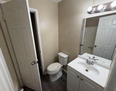 6904 Millrace Dr - Photo Thumbnail 9