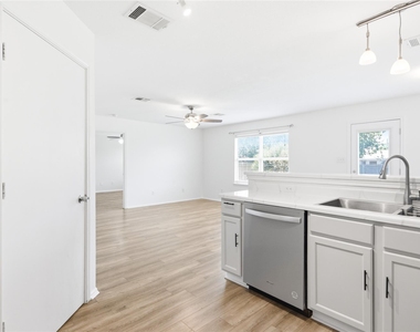 209 Rinehardt St - Photo Thumbnail 21
