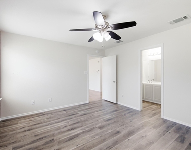 209 Rinehardt St - Photo Thumbnail 11