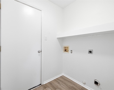 209 Rinehardt St - Photo Thumbnail 22