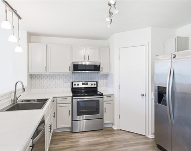 209 Rinehardt St - Photo Thumbnail 20