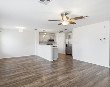 209 Rinehardt St - Photo Thumbnail 15