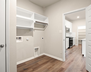 202 Fairmeadow Downs Dr - Photo Thumbnail 6
