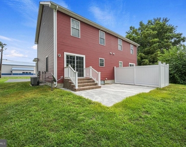 122 N West Street - Photo Thumbnail 1
