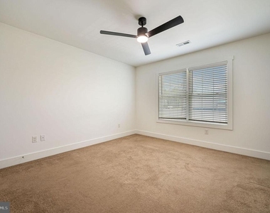 122 N West Street - Photo Thumbnail 9