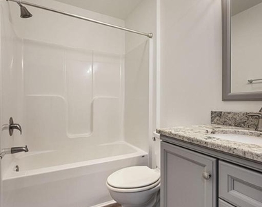 122 N West Street - Photo Thumbnail 13