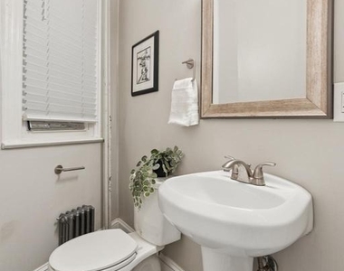 123 U Street Nw - Photo Thumbnail 9