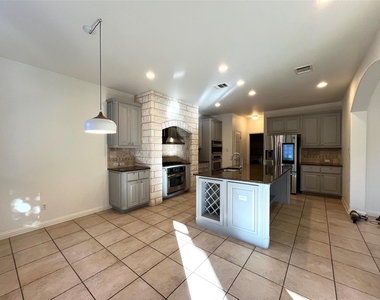 3004 Edgecreek Pl - Photo Thumbnail 5