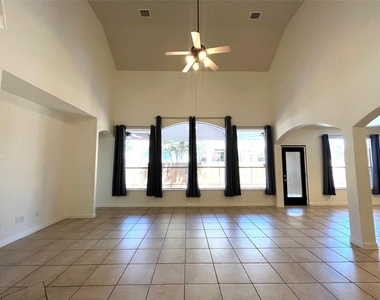 3004 Edgecreek Pl - Photo Thumbnail 3