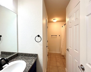 3004 Edgecreek Pl - Photo Thumbnail 24