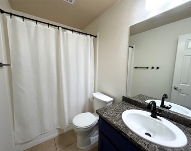 3004 Edgecreek Pl - Photo Thumbnail 20