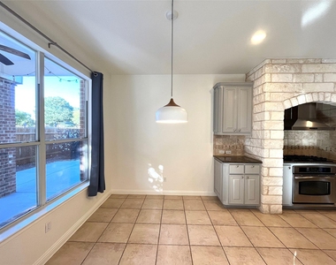 3004 Edgecreek Pl - Photo Thumbnail 6