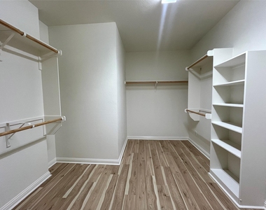 3004 Edgecreek Pl - Photo Thumbnail 12