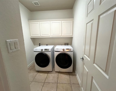 3004 Edgecreek Pl - Photo Thumbnail 36