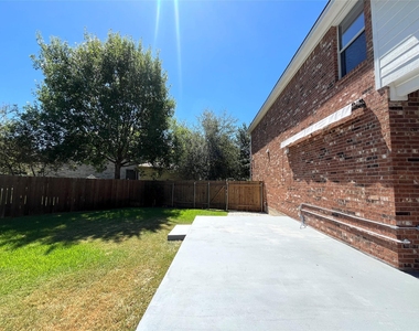 3004 Edgecreek Pl - Photo Thumbnail 34