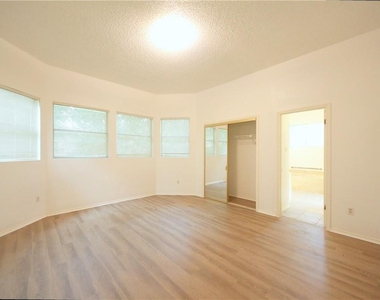 8200 Cahill Dr - Photo Thumbnail 10