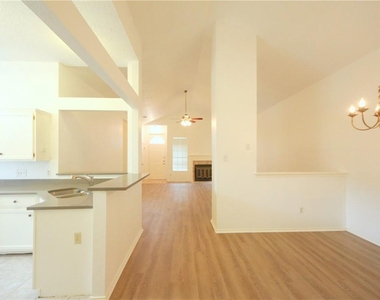 8200 Cahill Dr - Photo Thumbnail 9