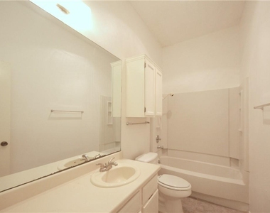 8200 Cahill Dr - Photo Thumbnail 14