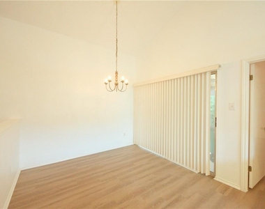 8200 Cahill Dr - Photo Thumbnail 5