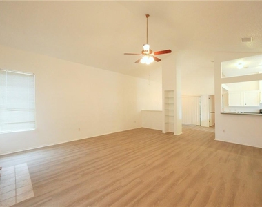 8200 Cahill Dr - Photo Thumbnail 2