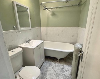 3626 12th Street Ne - Photo Thumbnail 8