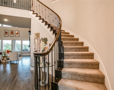 2236 Long Bow Dr - Photo Thumbnail 4