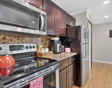 2911 8th Street Se - Photo Thumbnail 10