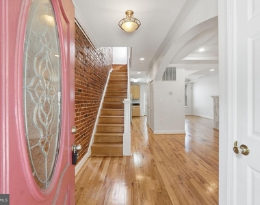 601 Kenyon Street Nw - Photo Thumbnail 3