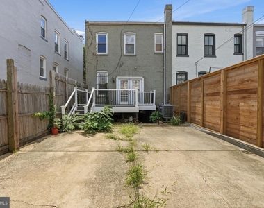 601 Kenyon Street Nw - Photo Thumbnail 24