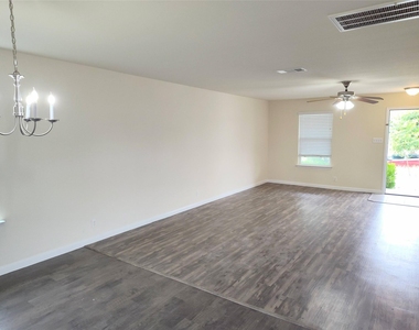 103 Hawkins Ct - Photo Thumbnail 1