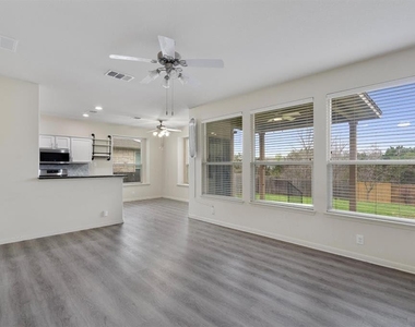 2044 Nestlewood Dr - Photo Thumbnail 6